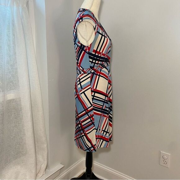 BCBGMaxazria A-line Red blue and ivory knee length v-neck sleeveless Dress - Picture 4 of 9